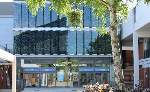 英國創意藝術大學 英國創意藝術大學